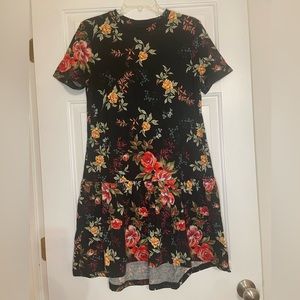 Flowered tshirt dress size Small
